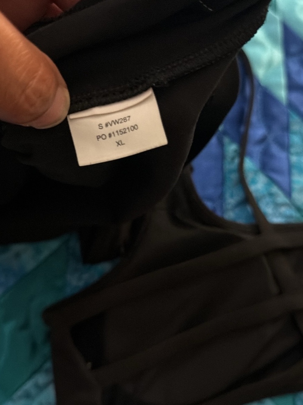 VUORI WOMANS BUNDLE XL YOSEMITE STRAPPY BRALETTE & HALO 1/2 ZIP. 🖤 - Picture 6 of 6